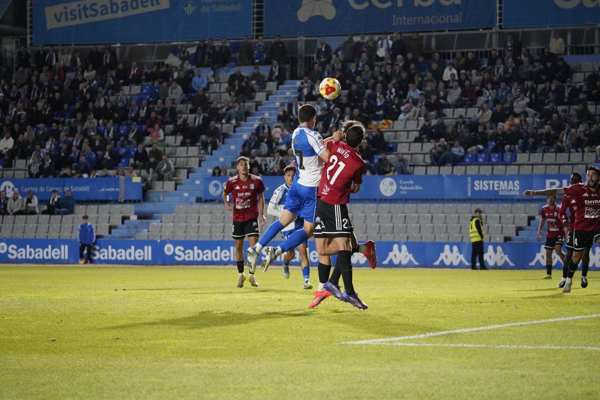 Agustín Coscia en una acció del joc contra el Tarazona - David Chao