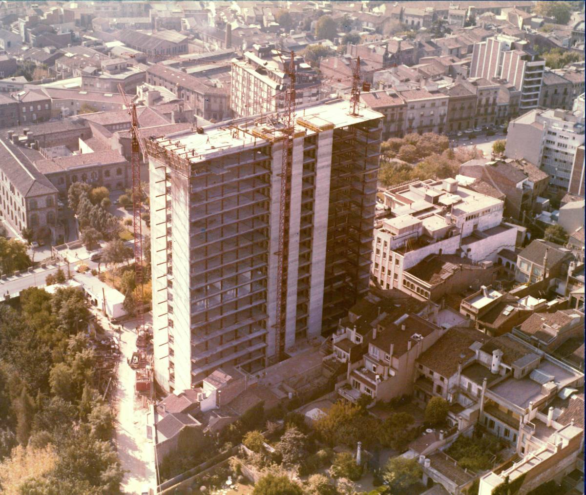 MútuaTerrassa celebra 125 anys d’història i 50 anys de la Torre de l’Hospital Universitari