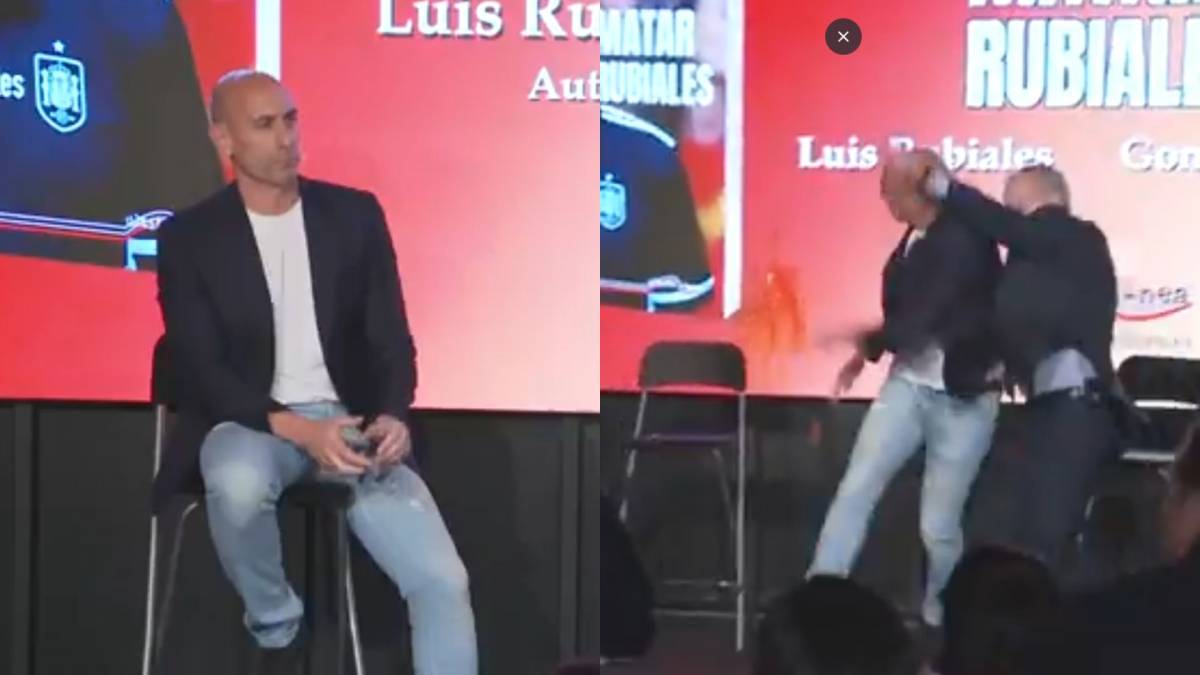 Llancen ous a Luis Rubiales durant la presentació del seu llibre a Madrid