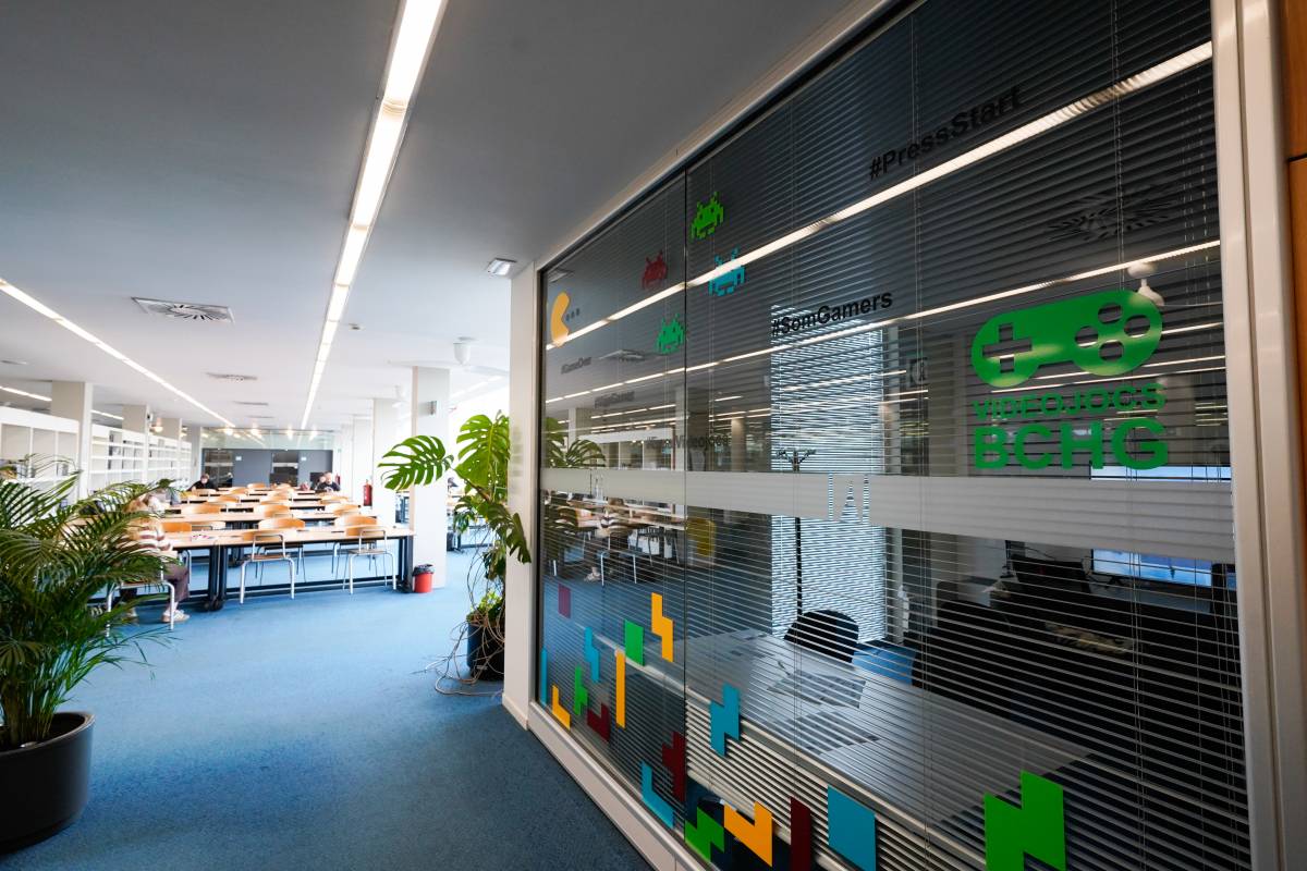 La nova sala de videojocs de la UAB, a la Biblioteca General