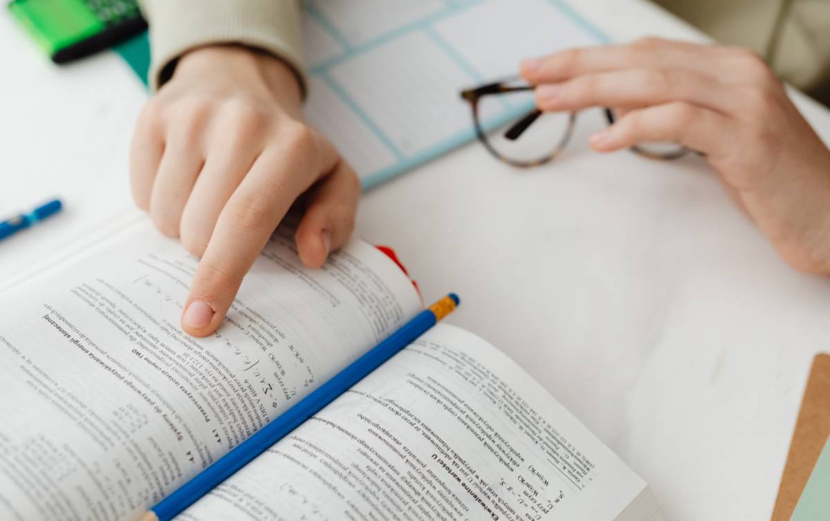 Amposta atorga més de 36.000 euros en ajuts a 105 estudiants