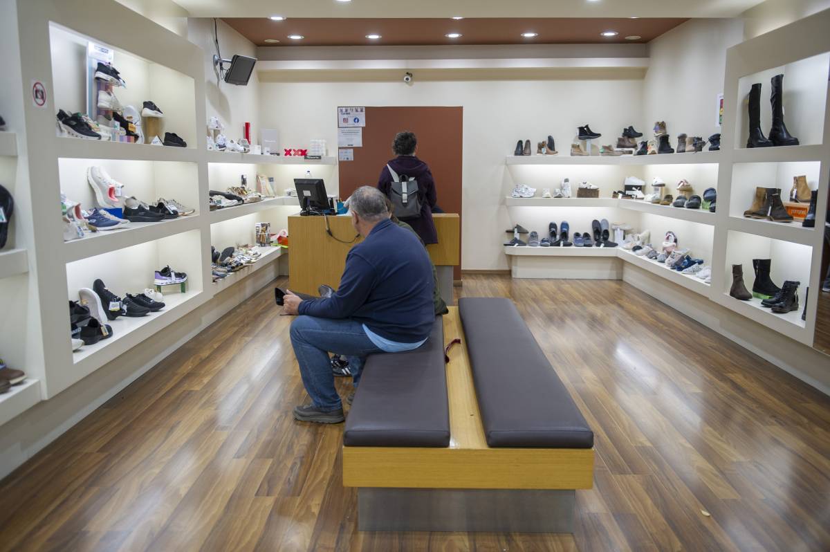 Interior de la sabateria Torras dedicada a calçat per a adults - Alberto Tallón