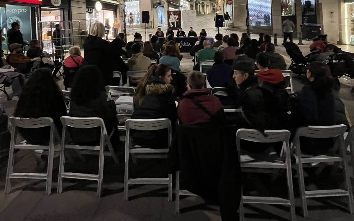 Acció Lila llança la revista «De la sang del passat en fem futur»