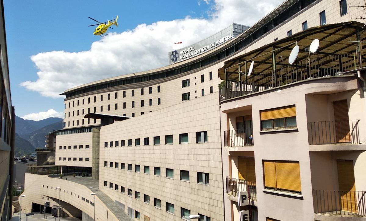 Andorra ajorna l'obligació del català a la sanitat