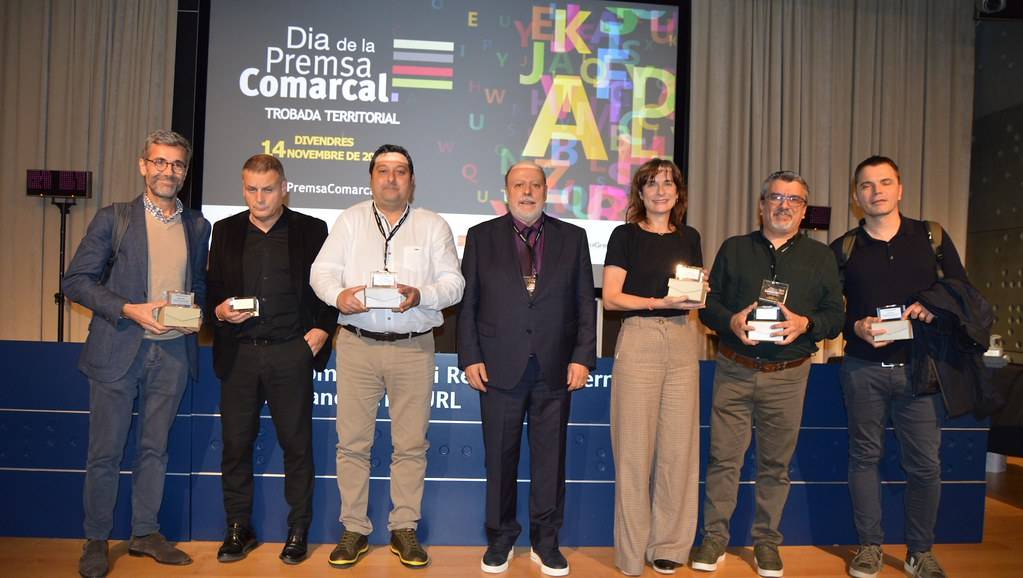 Marc Basté, editor de Nació (esquerra), amb la resta de participants a la trobada de tarda de l'ACPC - ACPC