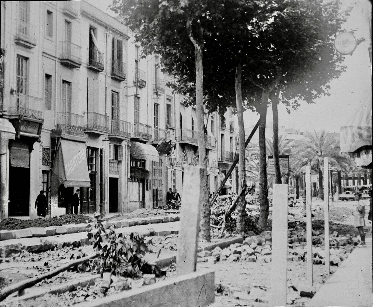 Transformació Rambla de Sabadell en bulevard. 1928 - Autor: Marçal Ballús Bertran. AHS Transformació Rambla de Sabadell en bulevard. 1928