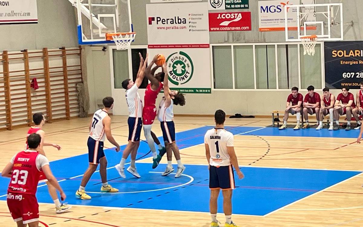 El CB Navàs Viscola reacciona i tomba el Granollers per tornar al camí del triomf (96-89)