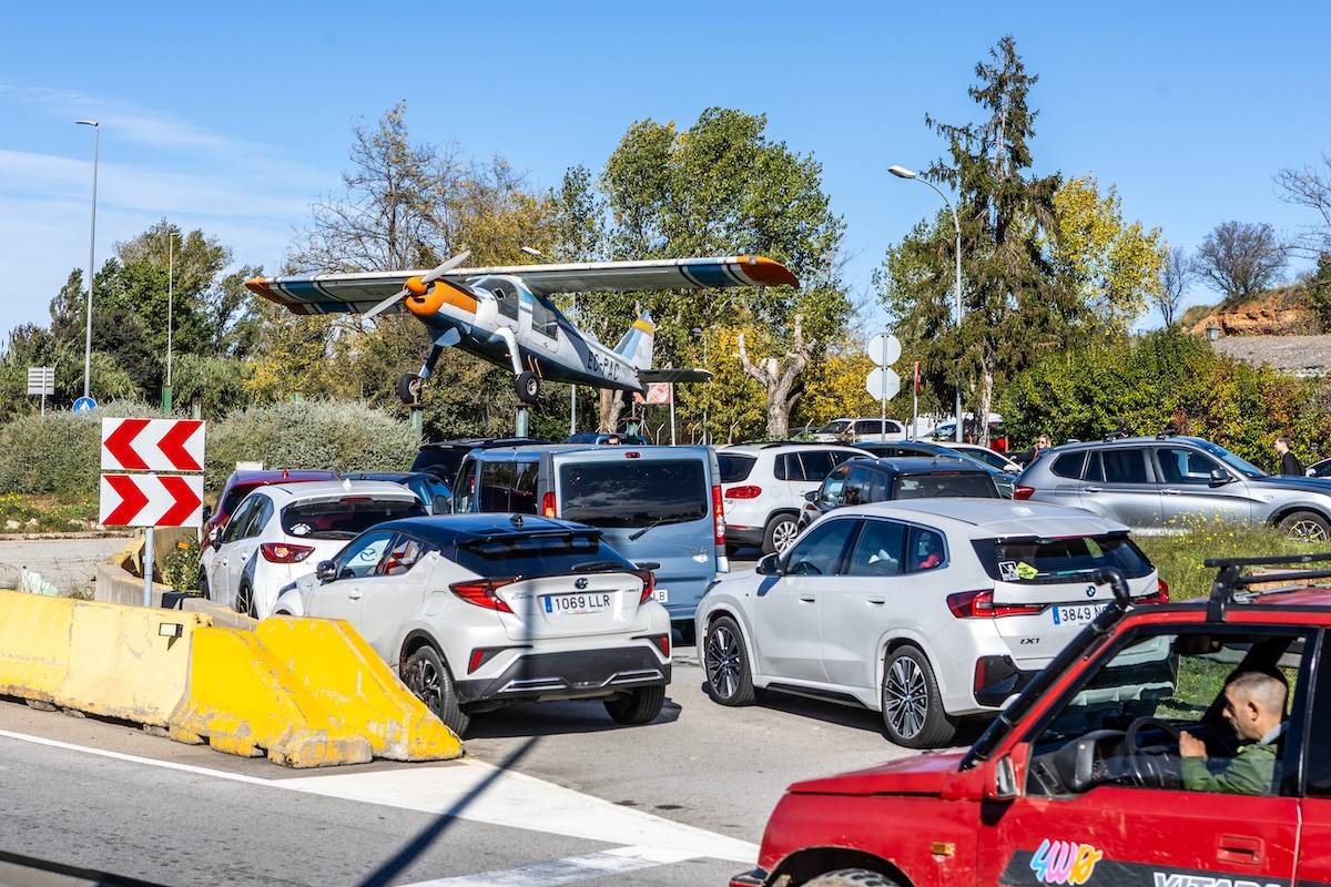 FOTOS | Col·lapse monumental a l'entrada de l'Aeroport en la jornada de portes obertes