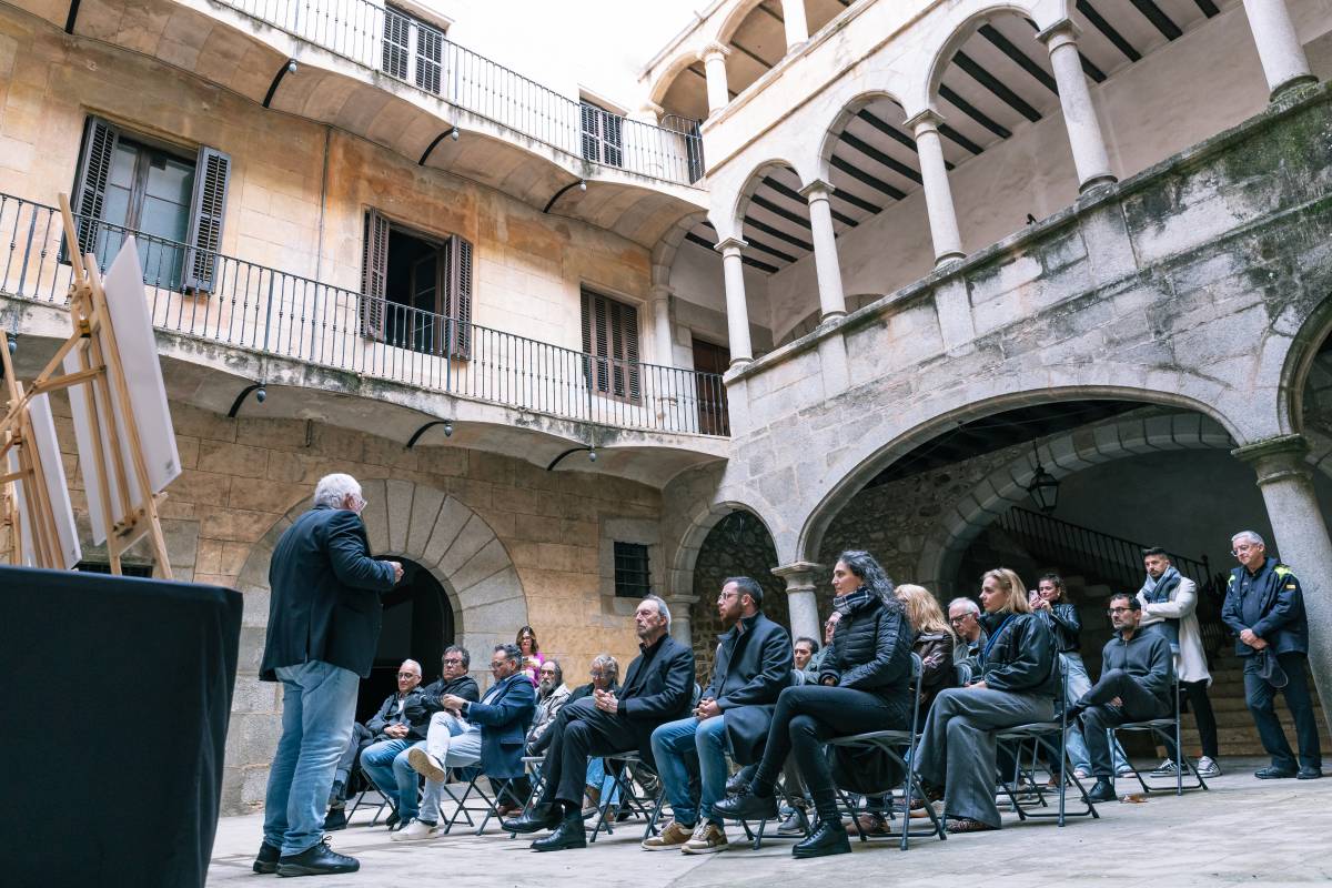 Interior del Castell durant la presentació del projecte. - AJ Llinars Interior del Castell durant la presentació del projecte.