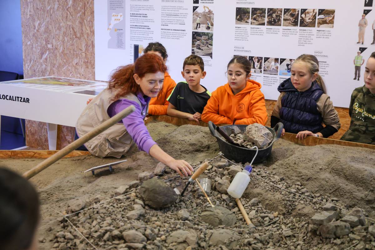 Els alumnes de l`escola Can Deu a la visita - Victor Castillo Els alumnes de l`escola Can Deu a la visita