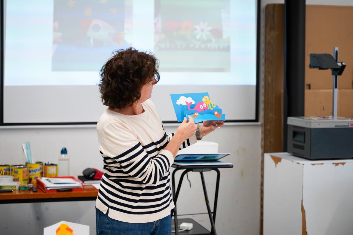Alumnes de Sabadell s'endinsen en tallers d'art i jaciments de fòssils amb el programa Ciutat i Escola 