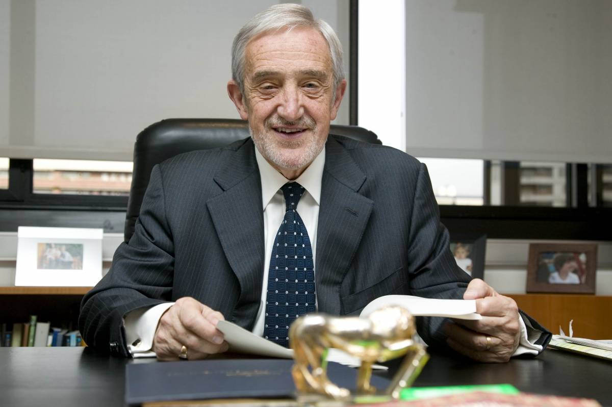 Mor Lluís Reverter, el protocol darrere del poder