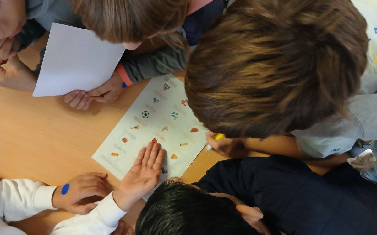 Reus continua amb el Correllengua a través d’una gimcana de jocs lingüístics a les escoles