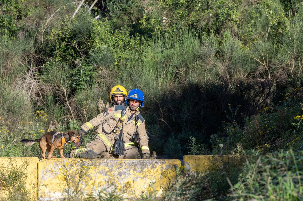 Rescat d`un gos a Sabadell - Juanma Peláez Rescat d`un gos a Sabadell