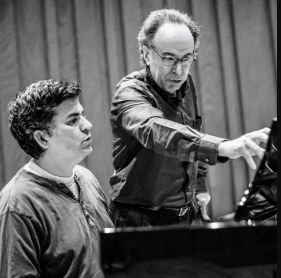 El piano de David Casanova tanca la residència de Casablancas