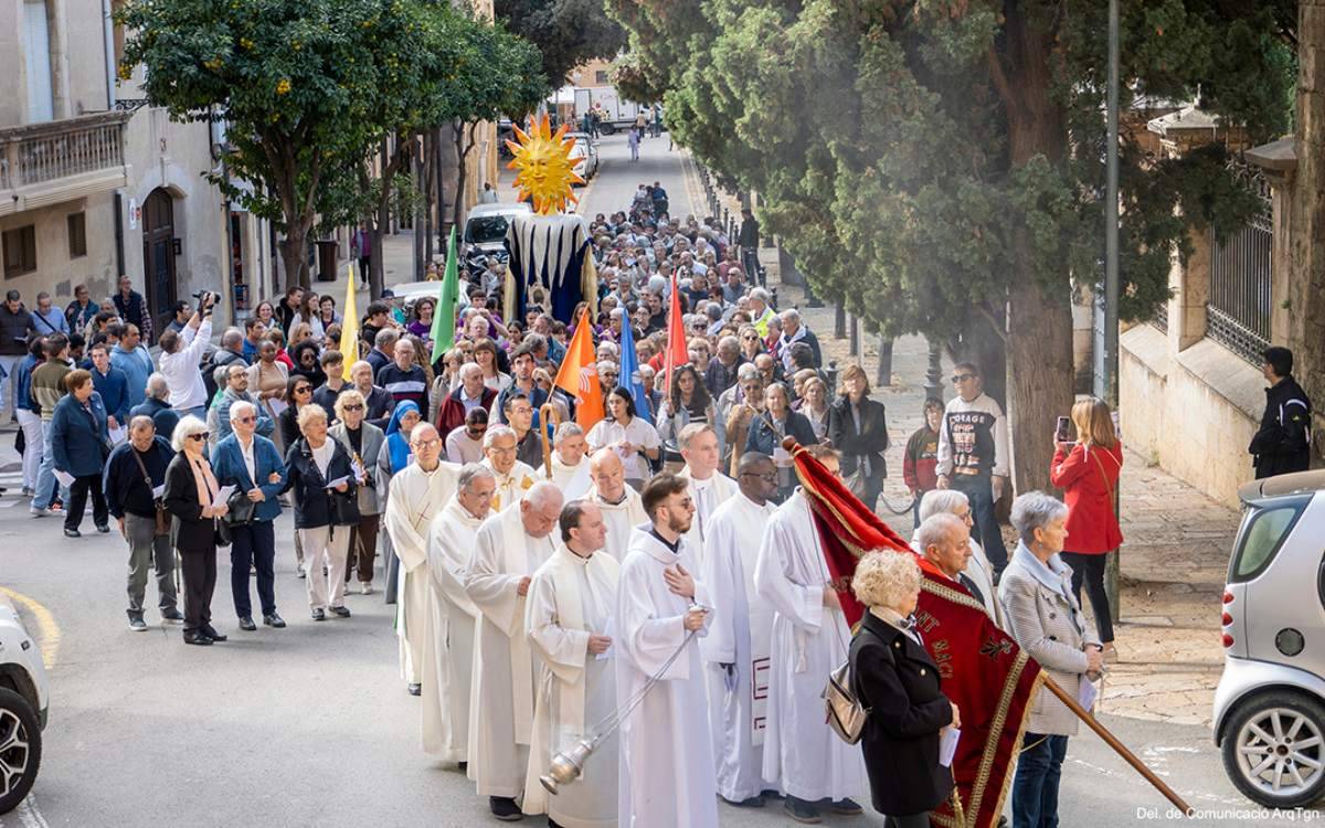 Centenars de persones celebren el Jubileu diocesà de les pastorals de la salut i social