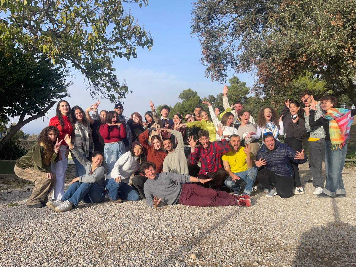 Acaba amb èxit la formació internacional «Ahimsa: Stories of Non-violence», organitzada per Deixant Empremta i els Joves Ambaixadors de Pau a Can Bajona.