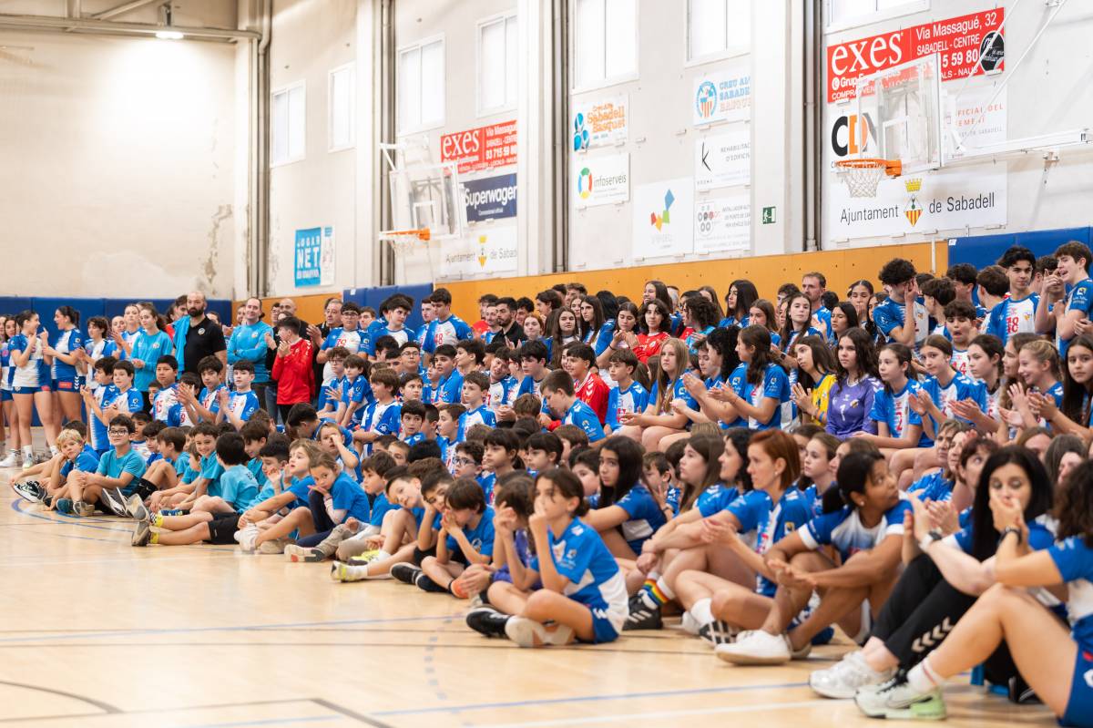 FOTOS | Multitudinària presentació del Creu Alta Sabadell Handbol