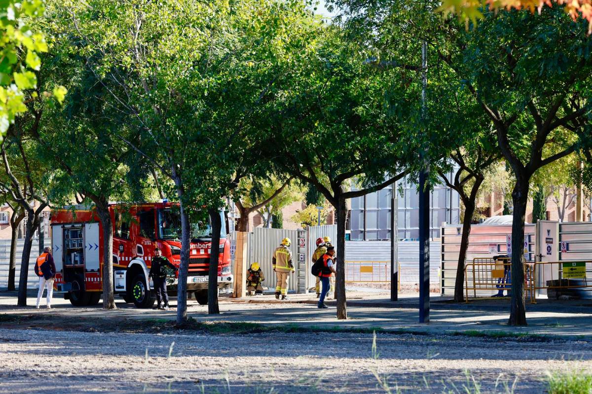 Fuita de gas per una canonada trencada - Juanma Peláez Fuita de gas per una canonada trencada