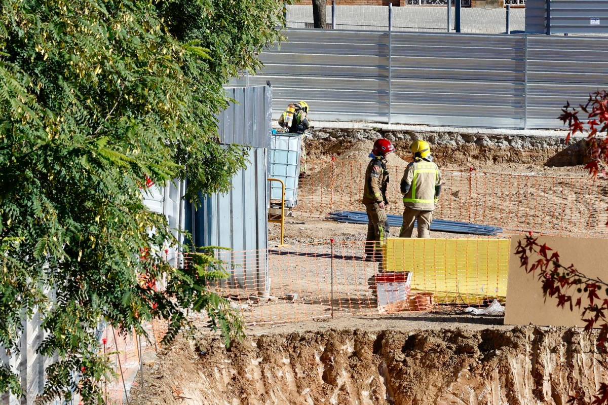 Fuita de gas per una canonada trencada - Juanma Peláez Fuita de gas per una canonada trencada