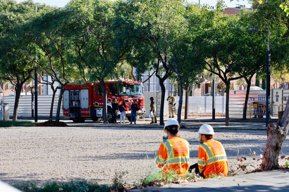 Fuita de gas per una canonada trencada - Juanma Peláez Fuita de gas per una canonada trencada