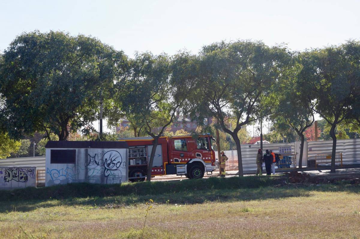 Fuita de gas per una canonada trencada - Juanma Peláez Fuita de gas per una canonada trencada