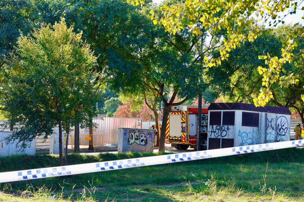 Fuita de gas per una canonada trencada - Juanma Peláez Fuita de gas per una canonada trencada