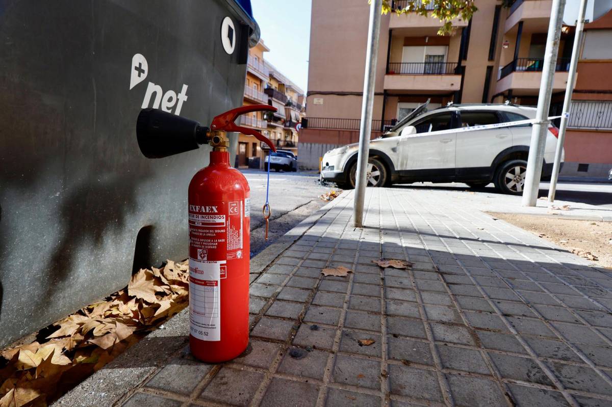 El cotxe després de la intervenció dels Bombers