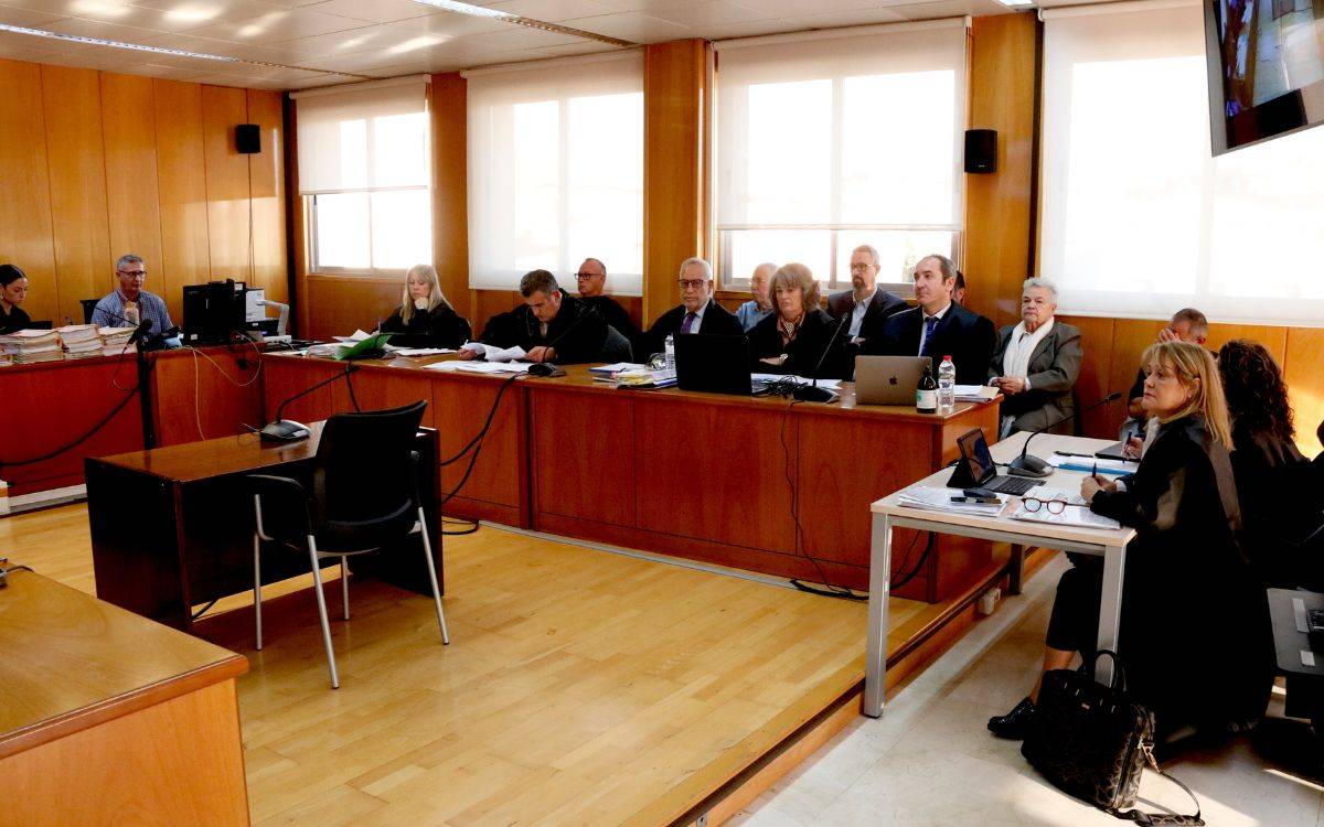 Jutgen l'exalcalde dels Pallaresos i nou persones més per un delicte de prevaricació, frau i suborn