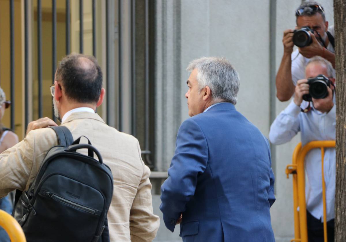 El jutge estreny el cercle sobre Cerdán i Acciona