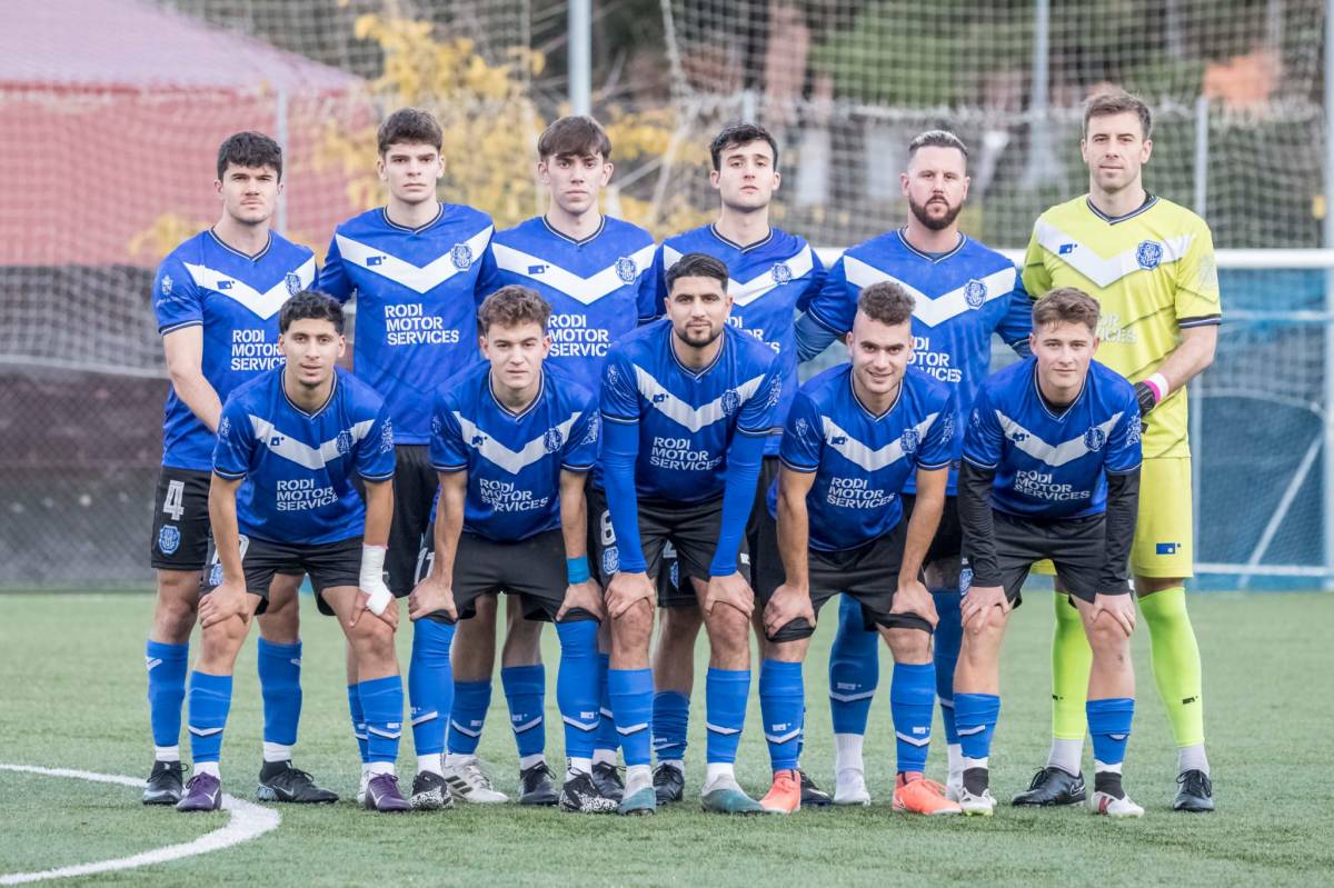 Al darrere, Adrià, Raül, Sergi Sánchez, Marçal, Cèsar i Jaume; al davant, Ilyas, Robert, Abdel, Àngel i Sergi Vendrell. - Víctor Pisa Al darrere, Adrià, Raül, Sergi Sánchez, Marçal, Cèsar i Jaume; al davant, Ilyas, Robert, Abdel, Àngel i Sergi Vendrell.