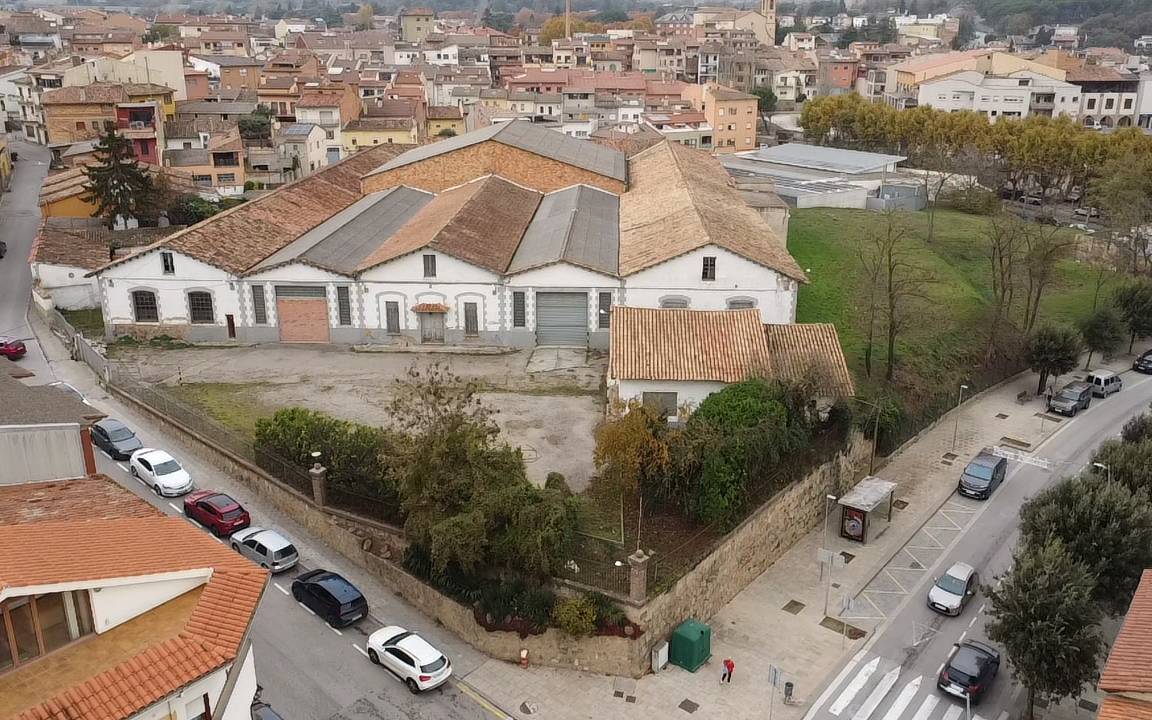 Panoràmica de la finca Estabanell, ubicada en una zona molt cèntrica de Tona.
