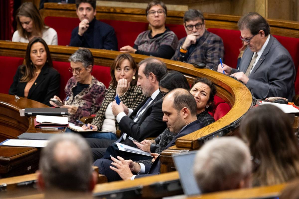 Les grans carpetes de la legislatura deixen el Parlament fora de joc