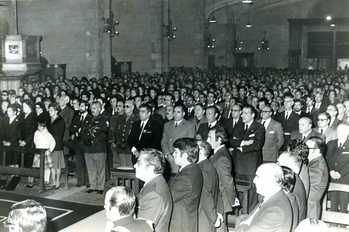 Funeral de Franco a Terrassa, a la catedral del Sant Esperit - Arxiu Diari de Terrassa Funeral de Franco a Terrassa, a la catedral del Sant Esperit