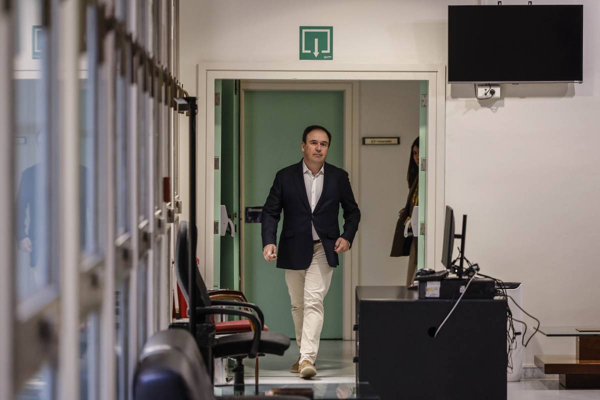 El rellotge de la investidura de Pérez Llorca s'activa sense acord amb Vox