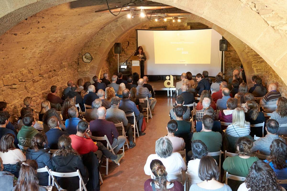 L`acte va tenir lloc a la Casa Miralles de Pinós - L`acte va tenir lloc a la Casa Miralles de Pinós