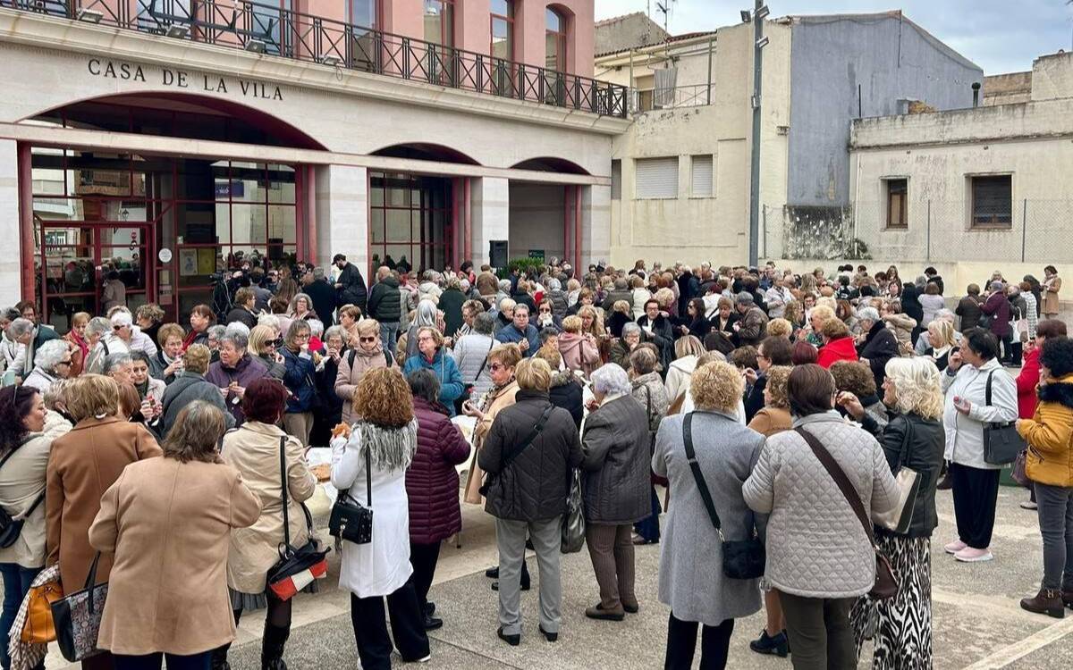 Alcanar reuneix 330 dones en una trobada comarcal reivindicativa i festiva