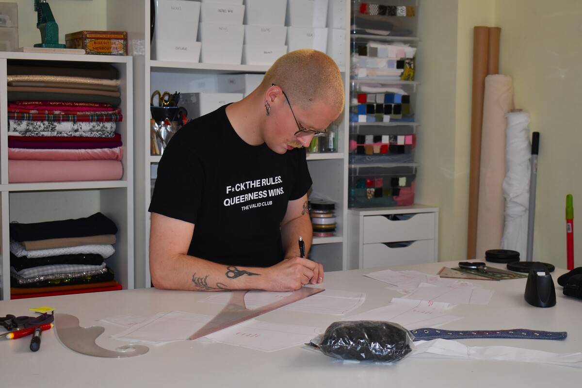 Marc Aleixandri treballant a Aleixandri Studio