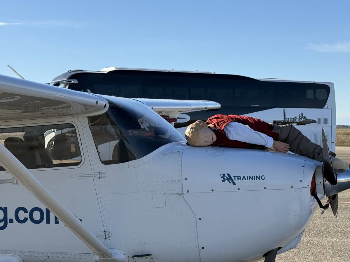Protecció Civil fa un simulacre d’accident aeri a l’aeroport de Lleida-Alguaire amb morts i ferits