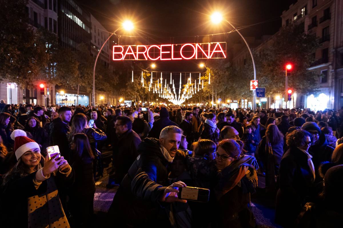 El Nadal il·lumina de màgia el centre de Barcelona, aquestes són les imatges