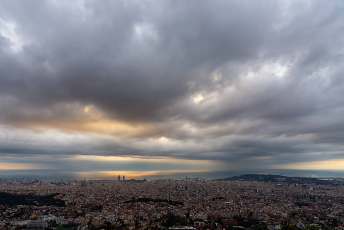 El temps d'aquest dilluns 24 de novembre: núvols arreu i pluja a 10 comarques