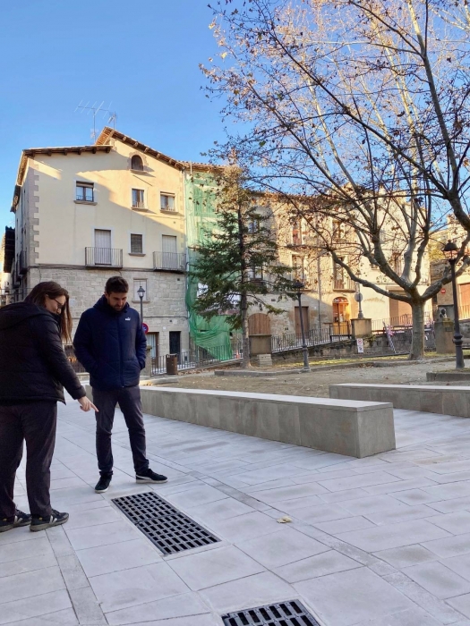 Solsona acaba les obres de pacificació i accessibilitat del carrer de Llobera i la plaça de Sant Pere