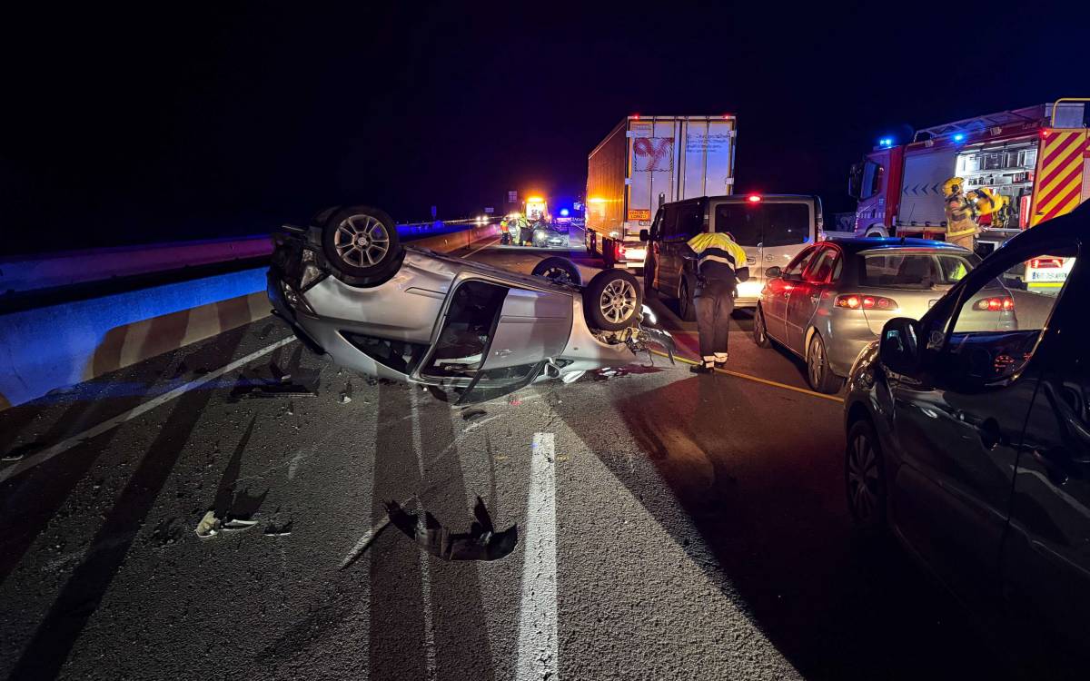 Té un accident a la C-17 a Tona, fuig a peu amb les filles menors d'edat i dona positiu en drogues