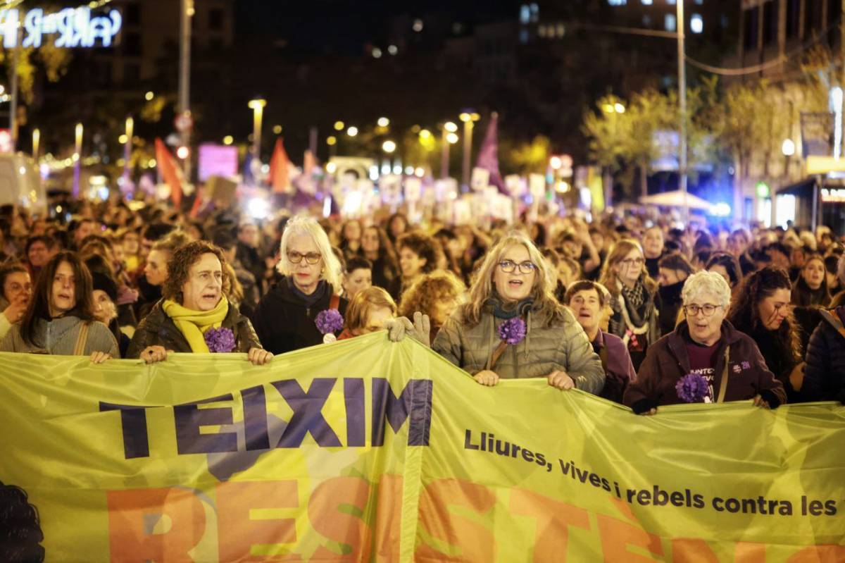 Barcelona clama contra la violència masclista: «Ens volem lliures, vives i rebels»