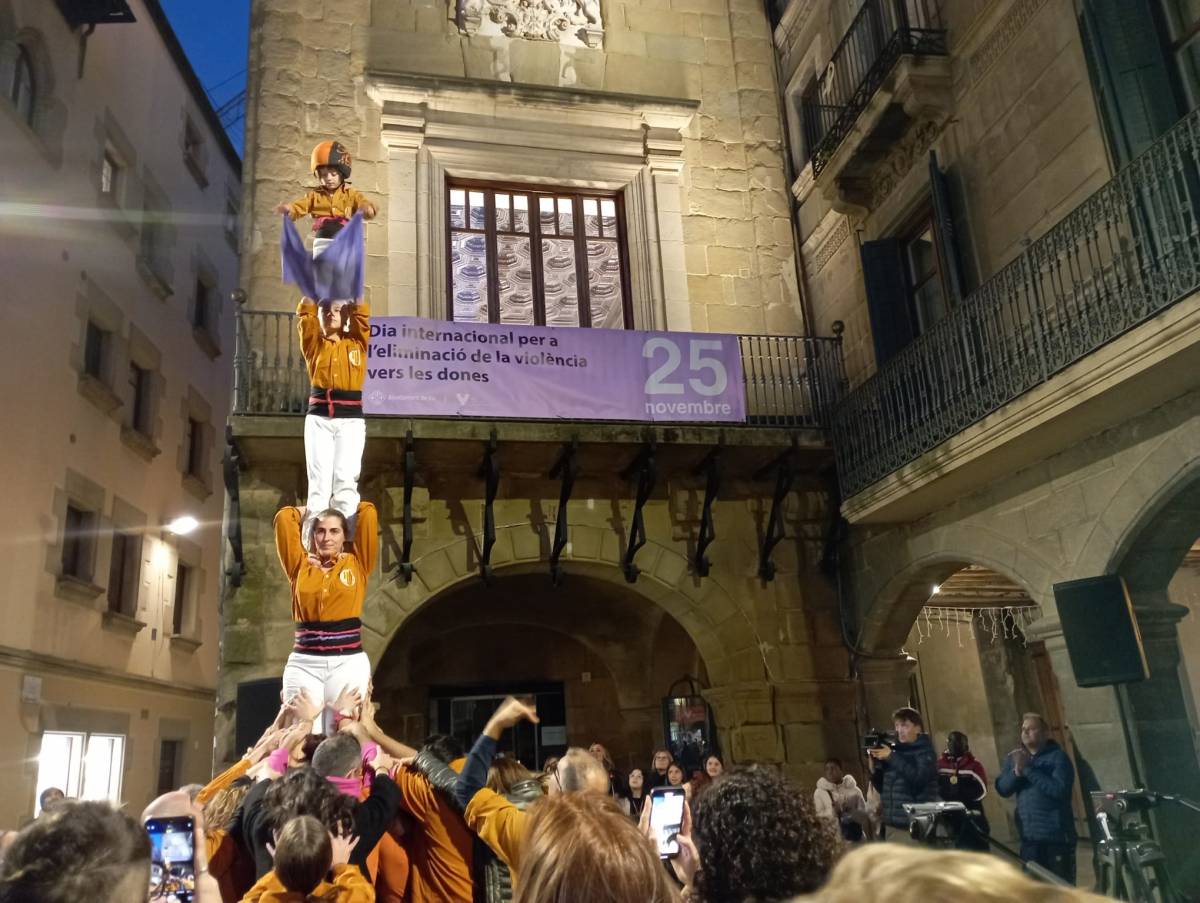 Les regidores de Vic reafirmen el seu compromís per a l'erradicació de la violència masclista