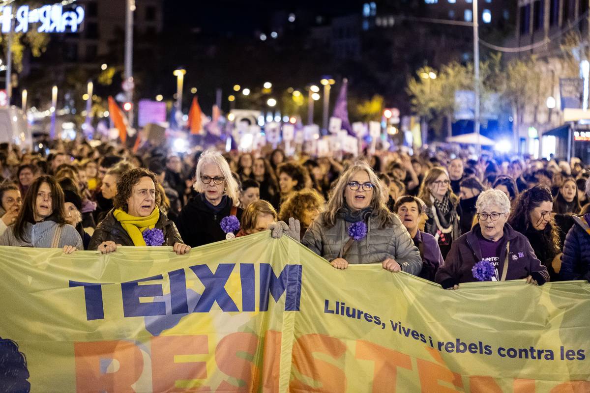 Barcelona clama contra la violència masclista: «Ens volem lliures, vives i rebels»