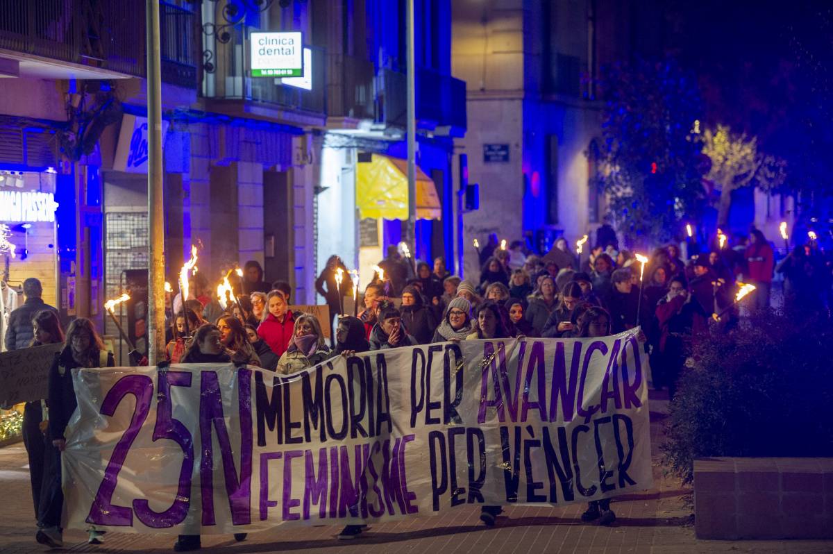 Terrassa encén el 25N contra les noves violències: “El silenci ens fa còmplices”