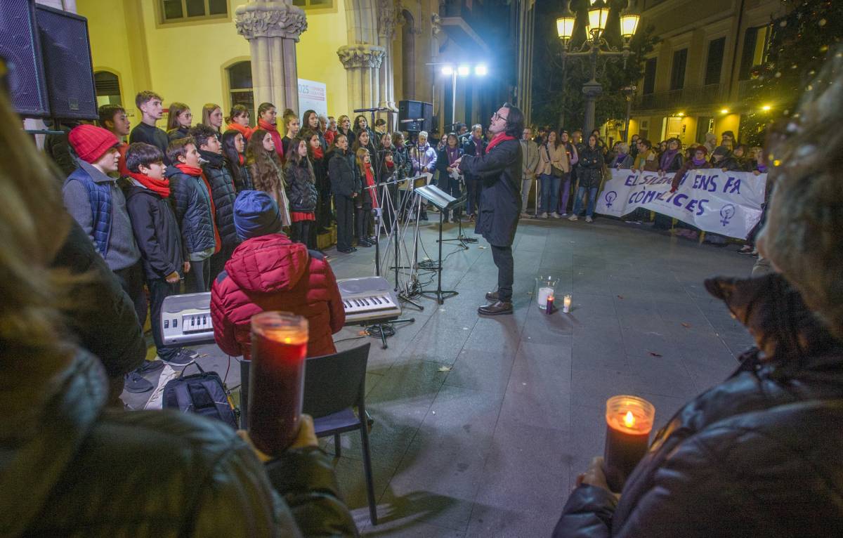 Concentració del 25N al raval de Montserrat - Nebridi Aróztegui