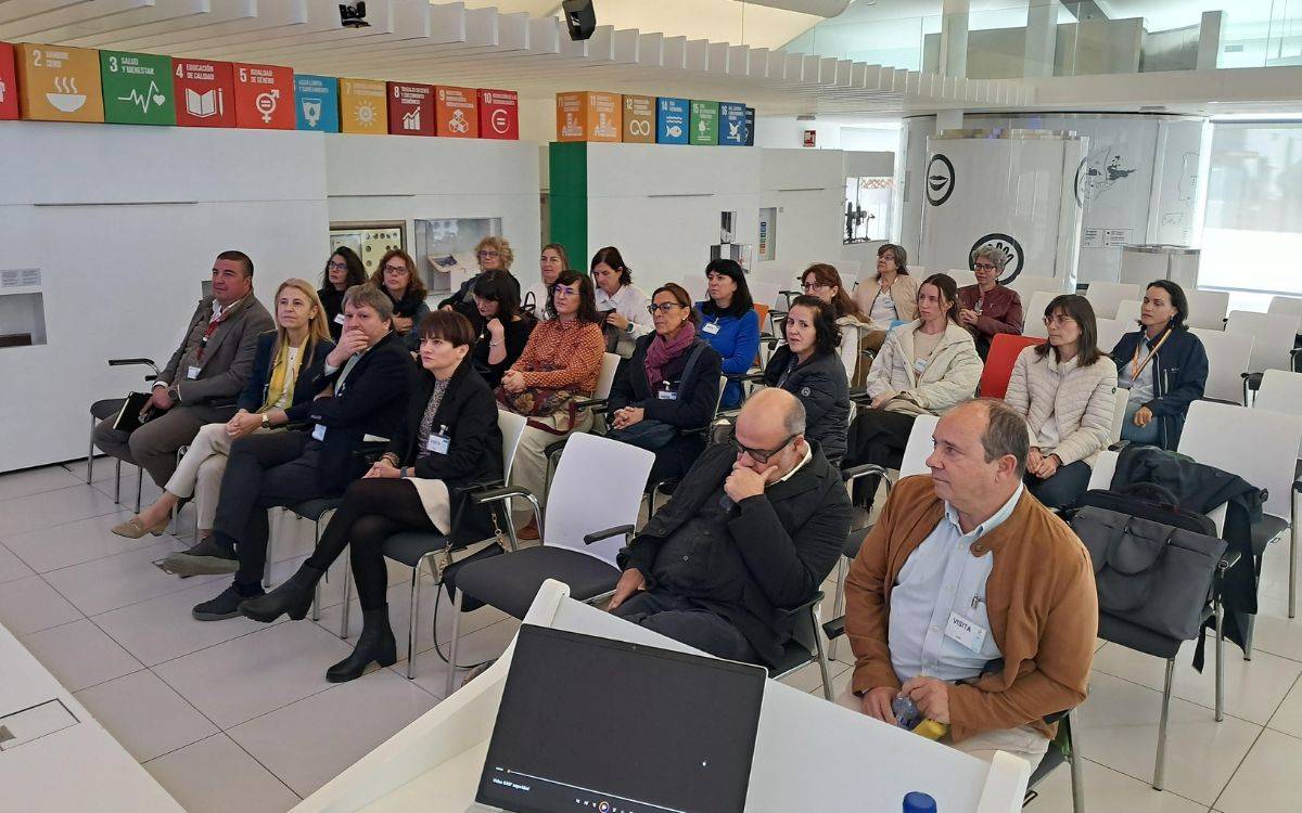 Mas Carandell de Reus obre les portes d’empreses químiques a les orientadores laborals