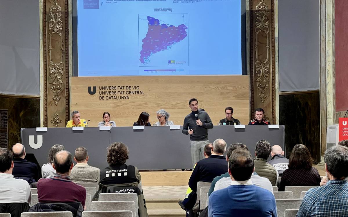 Els cossos d'emergències es reuneixen a Vic per millorar la coordinació en cas de nevada important